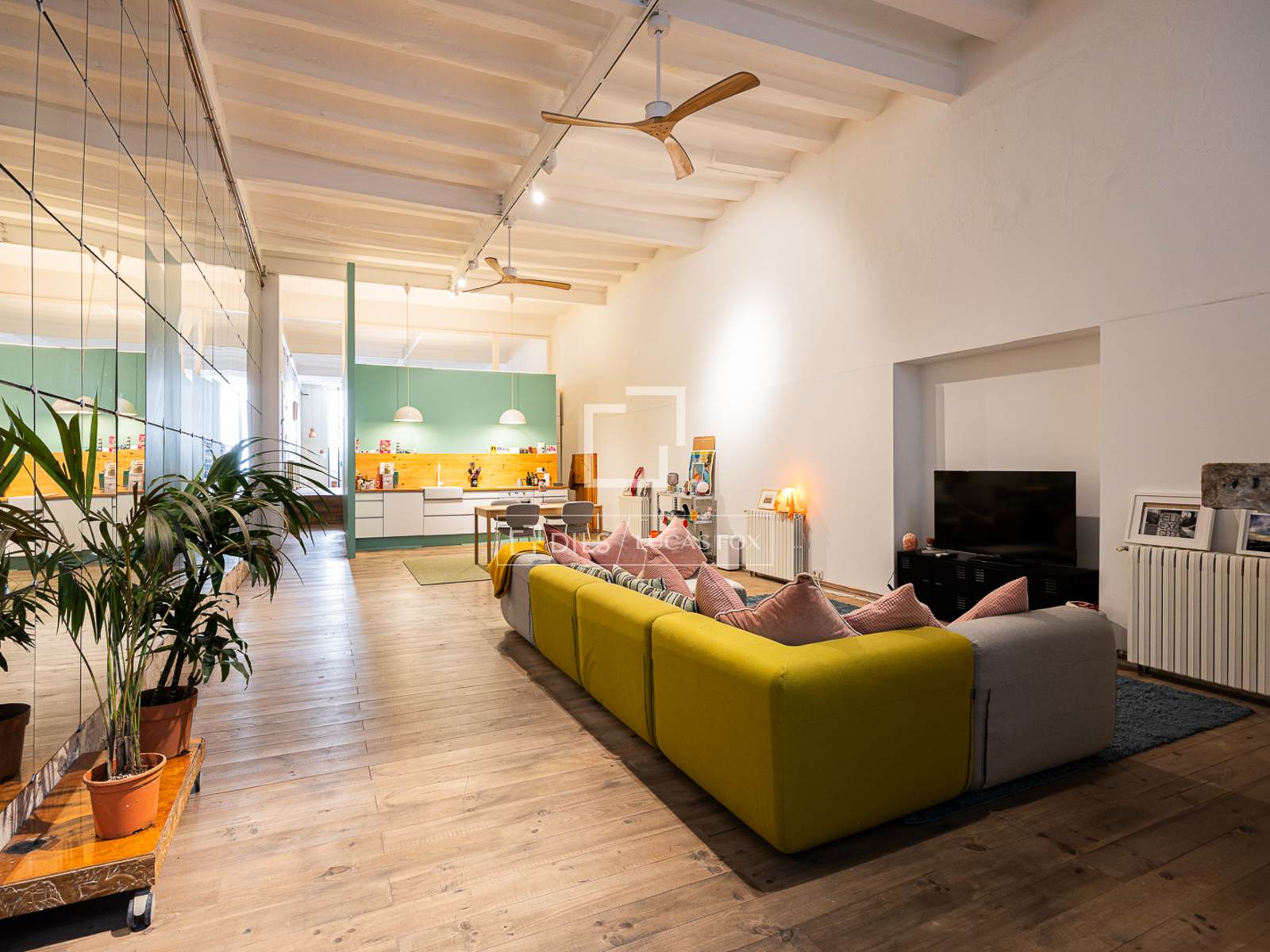 Apartment à Barcelona, Espagne 1 chambre, 163 m2 No. 166786