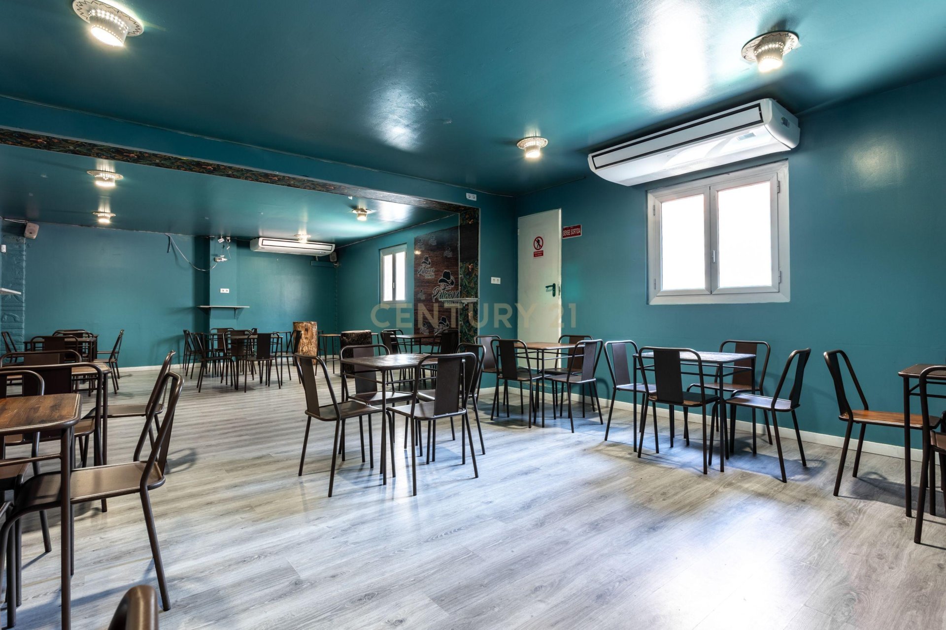 Commercial property in Barcelona, Spain 116 sq.m. No. 167153