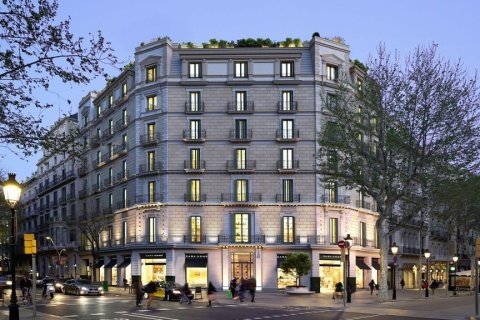 Huoneisto Barcelona, Espanja 4 makuuhuonetta,  No. 141227
