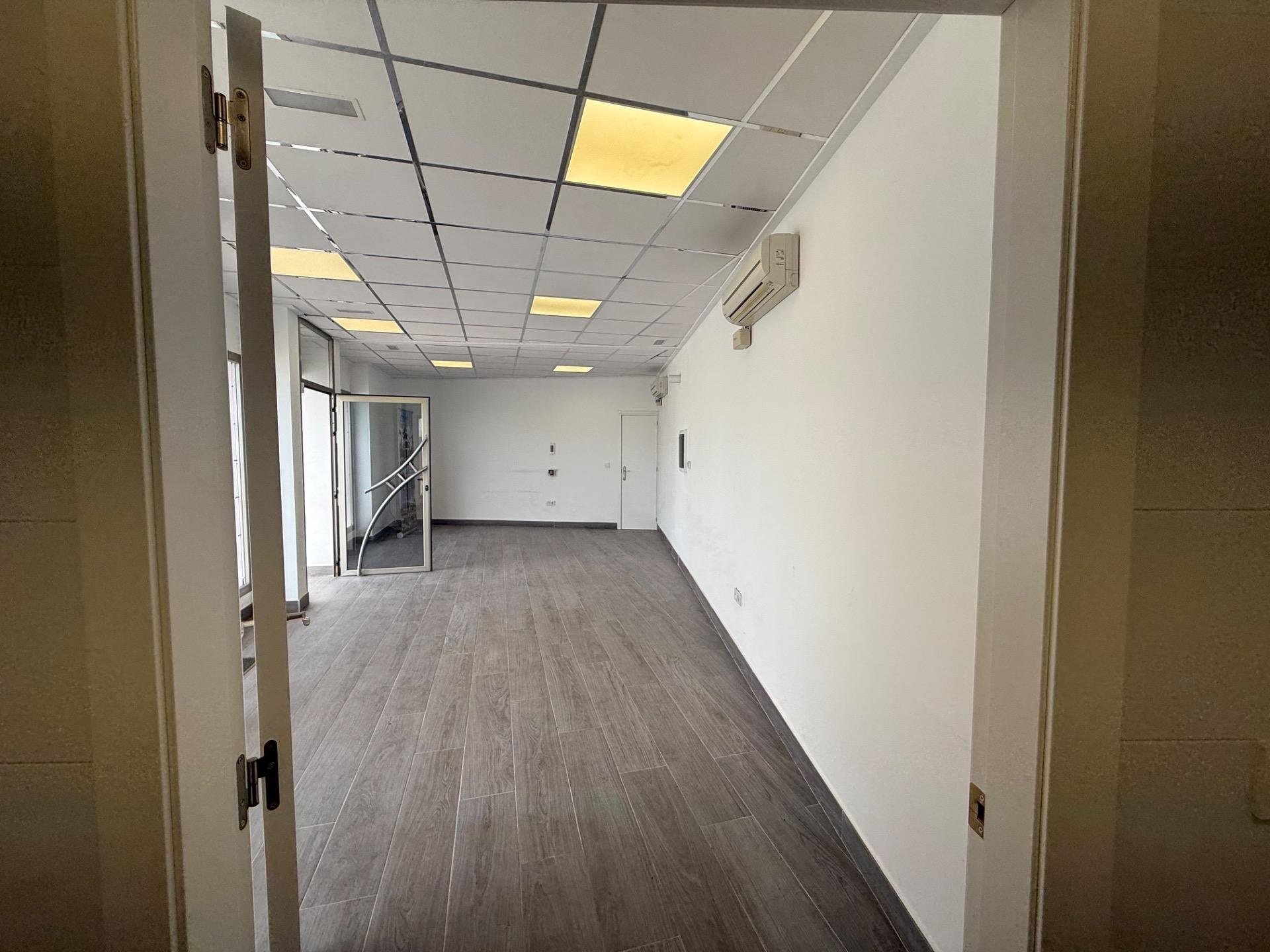 Ofiss Torrevieja, Alicante, Spānijā 50 m2 Nr. 155359