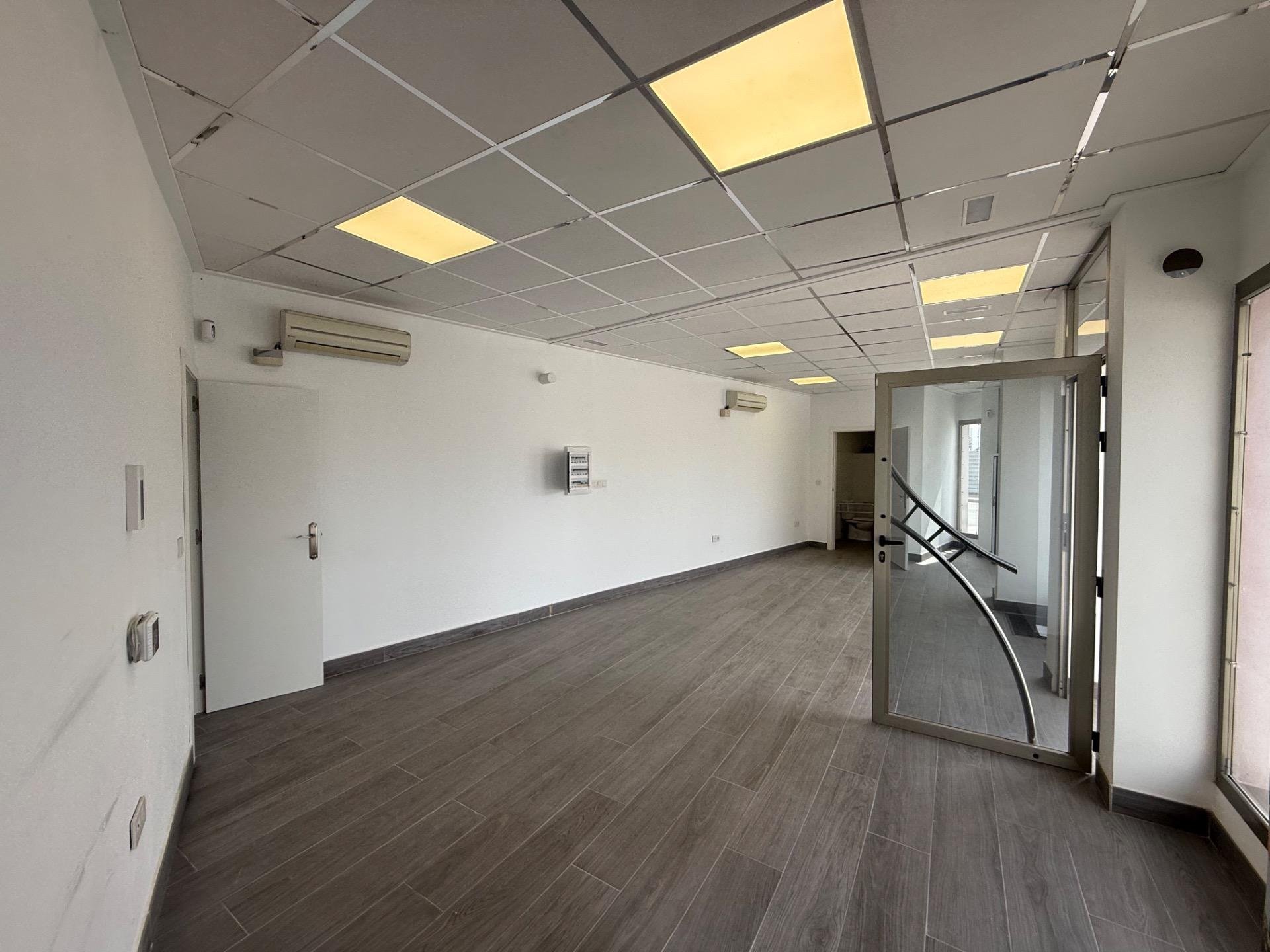 Ofiss Torrevieja, Alicante, Spānijā 50 m2 Nr. 155359