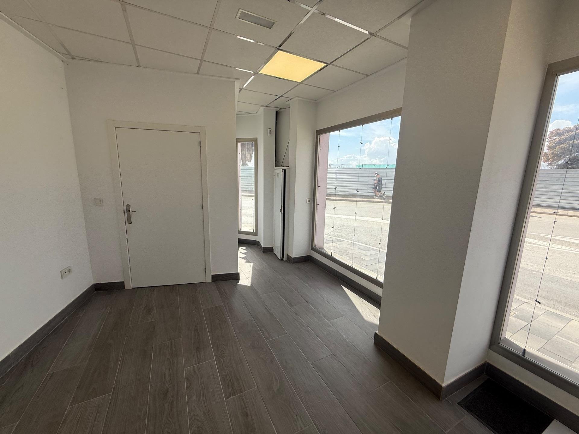 Ofiss Torrevieja, Alicante, Spānijā 50 m2 Nr. 155359