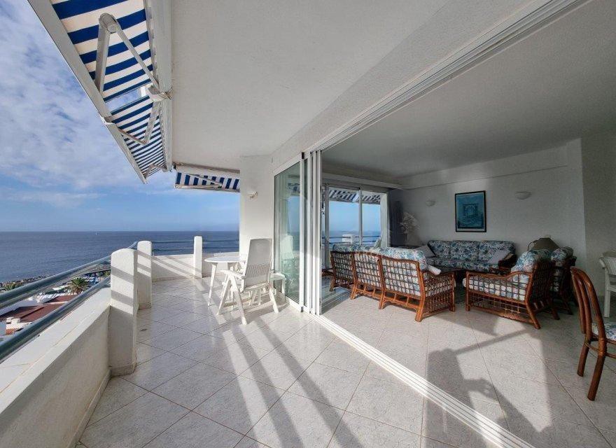 Apartamento en Tenerife, España 2 dormitorios, 86 m2 No. 195210