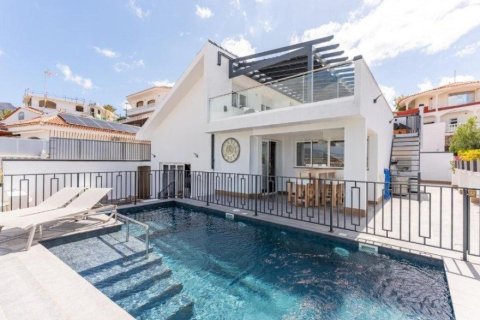 Villa in Tenerife, Spain 7 bedrooms, 373 sq.m. No. 195209