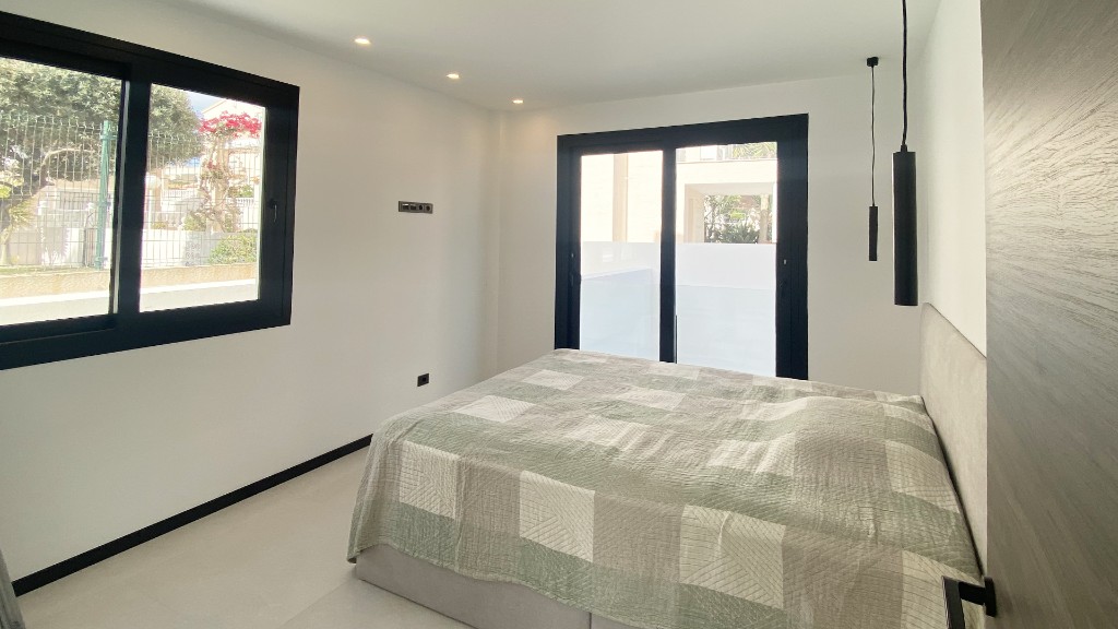 Villa in Torrevieja, Alicante, Spanien 4 Schlafzimmer, 573 m2 Nr. 145008