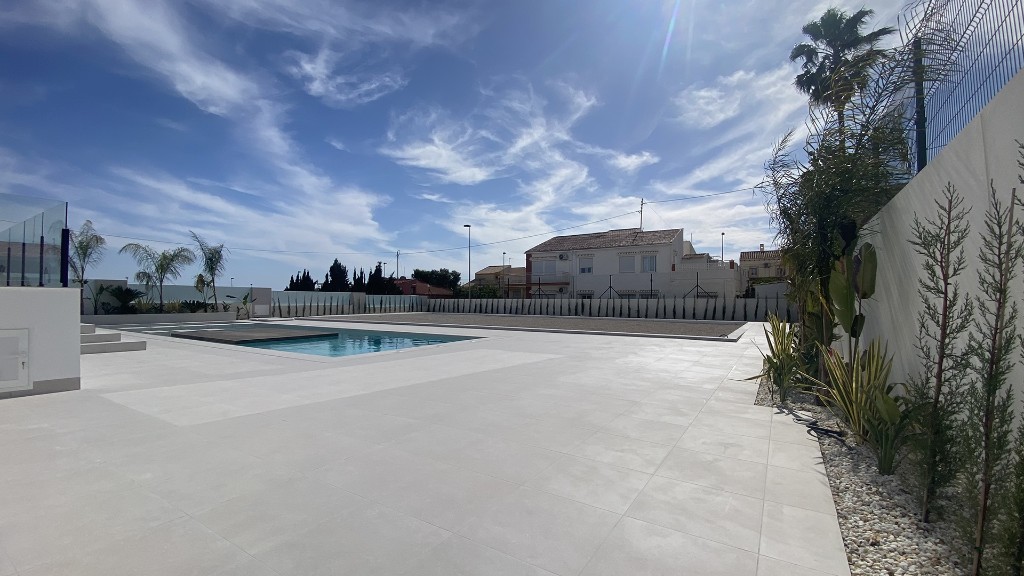 Villa in Torrevieja, Alicante, Spanien 4 Schlafzimmer, 573 m2 Nr. 145008