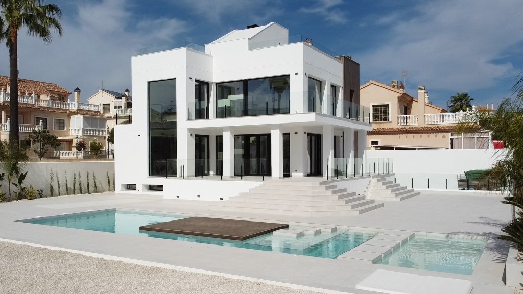 Villa in Torrevieja, Alicante, Spanien 4 Schlafzimmer, 573 m2 Nr. 145008