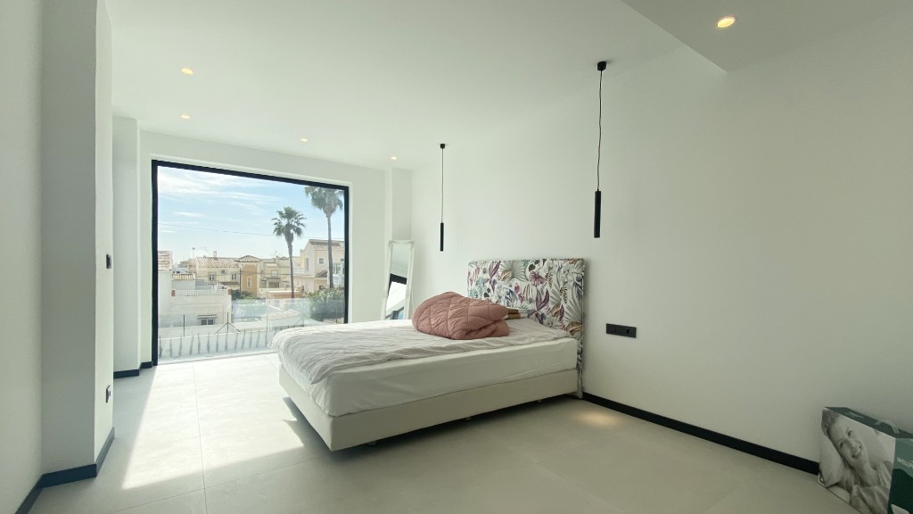 Villa in Torrevieja, Alicante, Spanien 4 Schlafzimmer, 573 m2 Nr. 145008