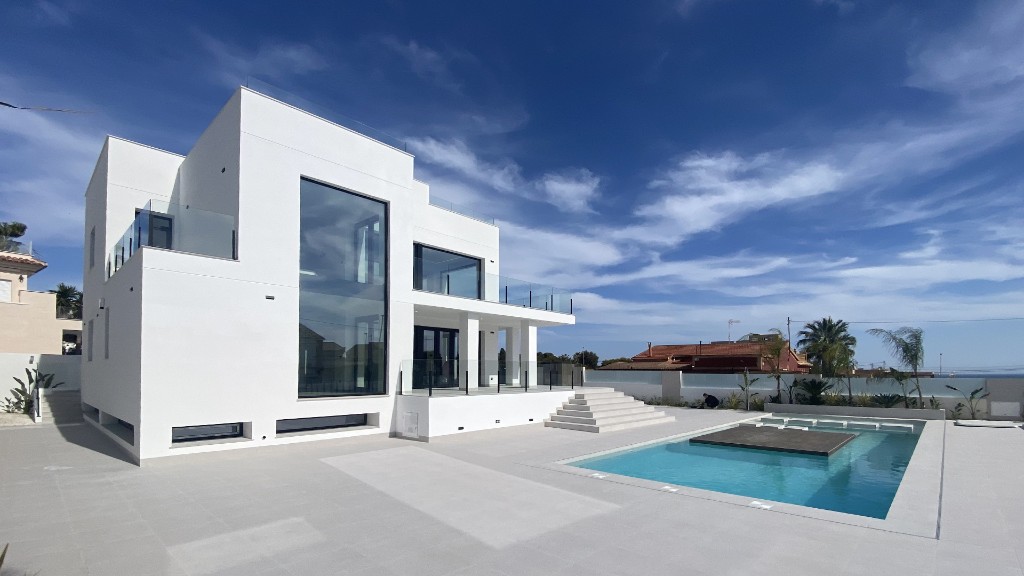 Villa in Torrevieja, Alicante, Spanien 4 Schlafzimmer, 573 m2 Nr. 145008
