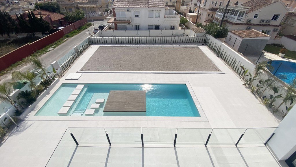 Villa in Torrevieja, Alicante, Spanien 4 Schlafzimmer, 573 m2 Nr. 145008