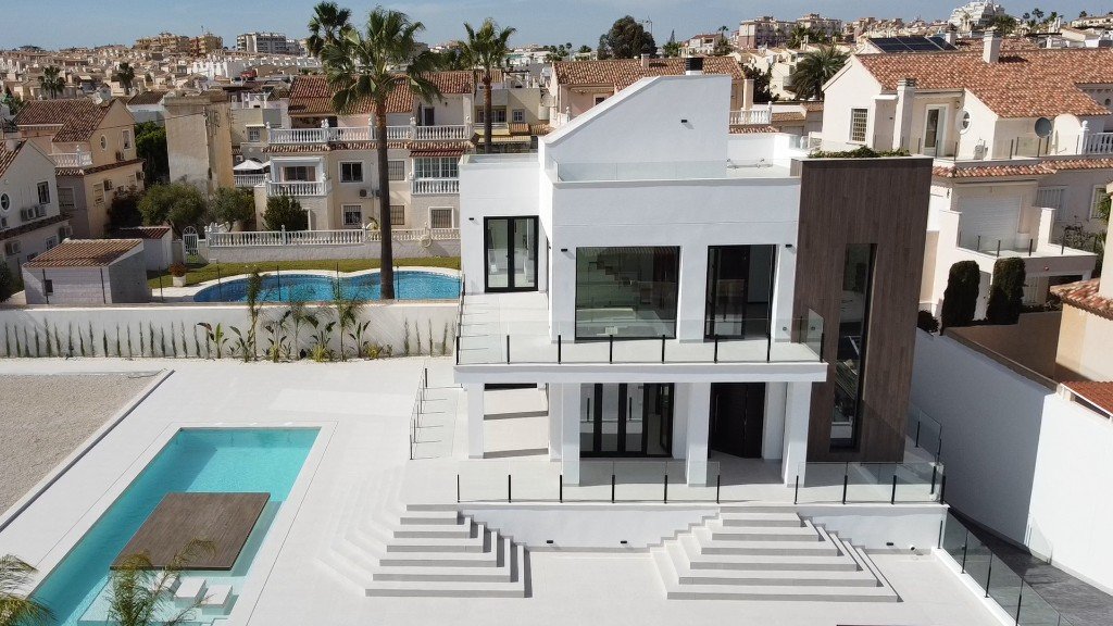 Villa in Torrevieja, Alicante, Spanien 4 Schlafzimmer, 573 m2 Nr. 145008