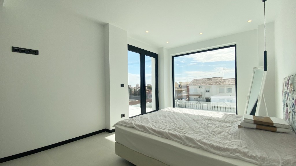 Villa in Torrevieja, Alicante, Spanien 4 Schlafzimmer, 573 m2 Nr. 145008