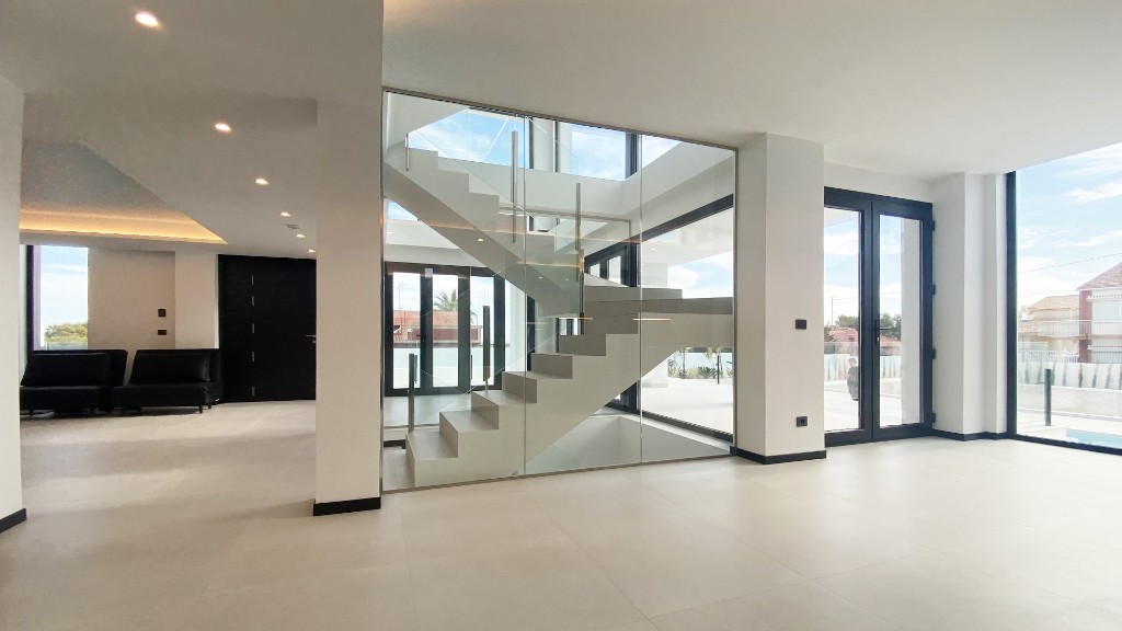 Villa in Torrevieja, Alicante, Spanien 4 Schlafzimmer, 573 m2 Nr. 145008