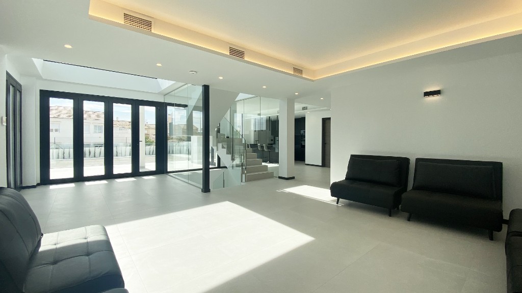Villa in Torrevieja, Alicante, Spanien 4 Schlafzimmer, 573 m2 Nr. 145008