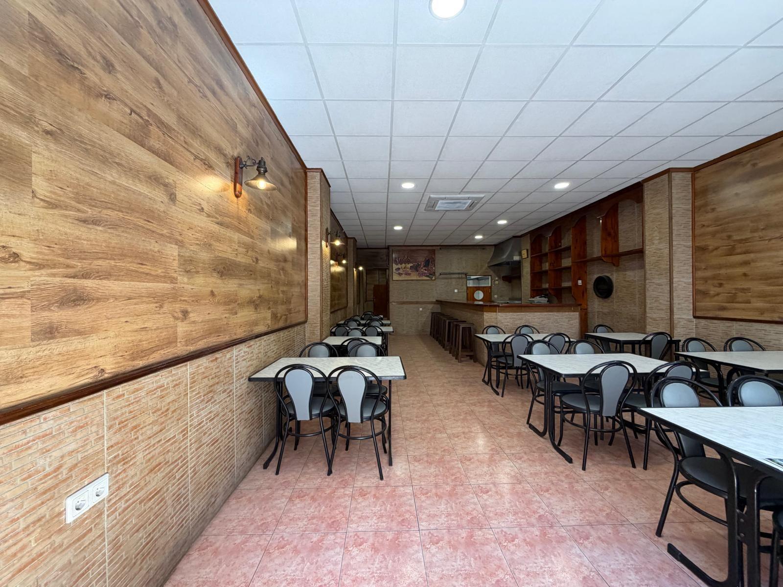 Liikekiinteistö Torrevieja, Alicante, Espanja 98 m2 No. 196286