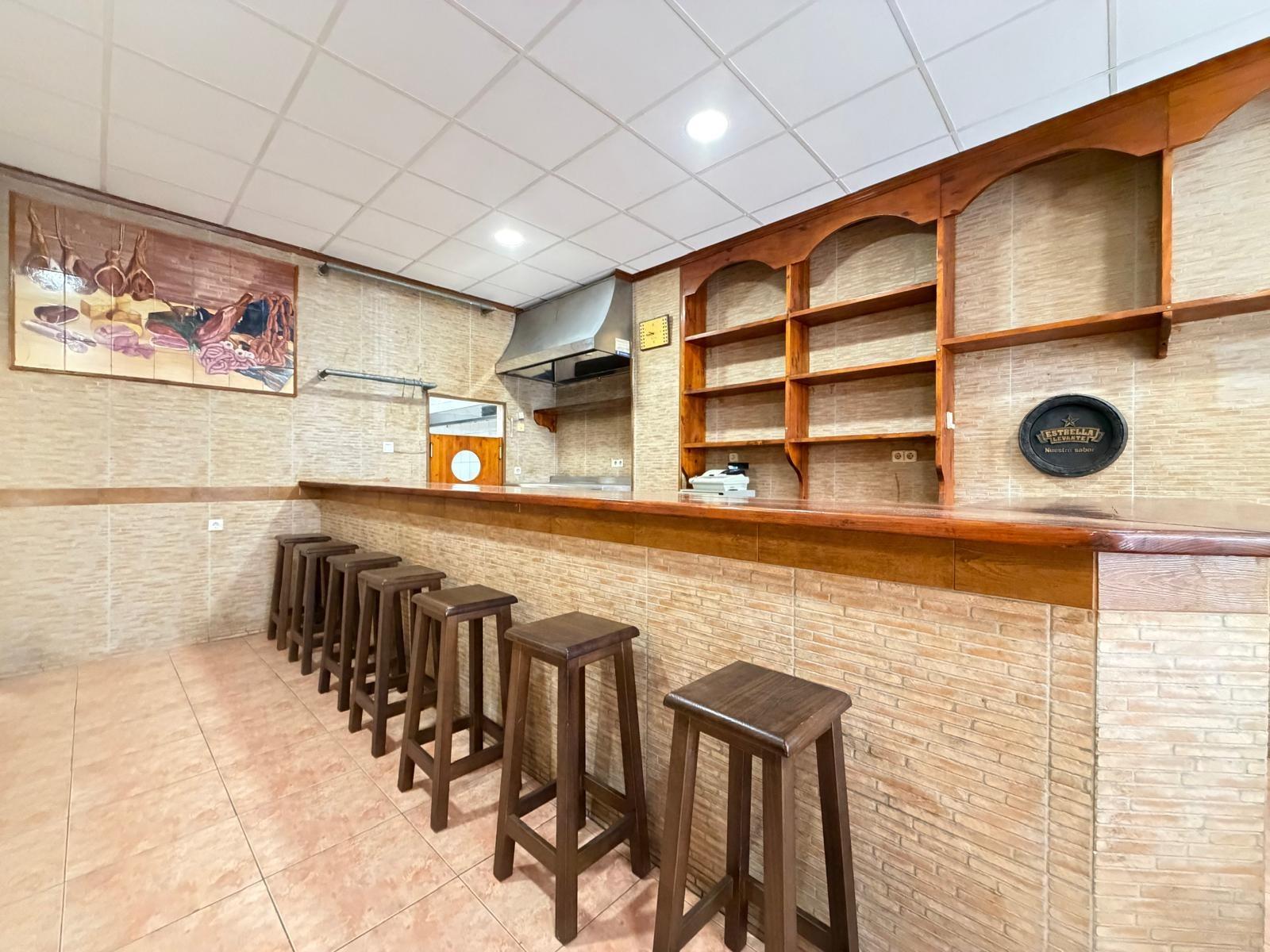 Liikekiinteistö Torrevieja, Alicante, Espanja 98 m2 No. 196286
