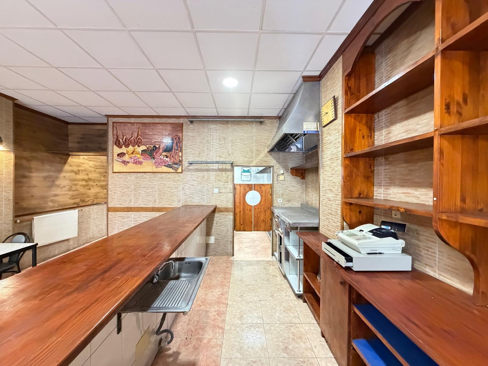 Liikekiinteistö Torrevieja, Alicante, Espanja 98 m2 No. 196286