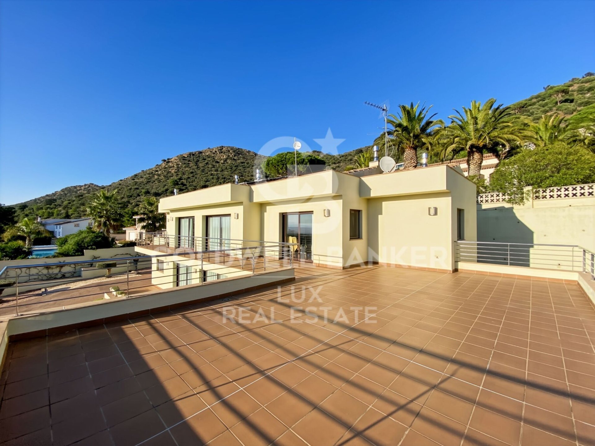 Villa Pau, Girona, Spānijā 5 istabas, 483 m2 Nr. 159886