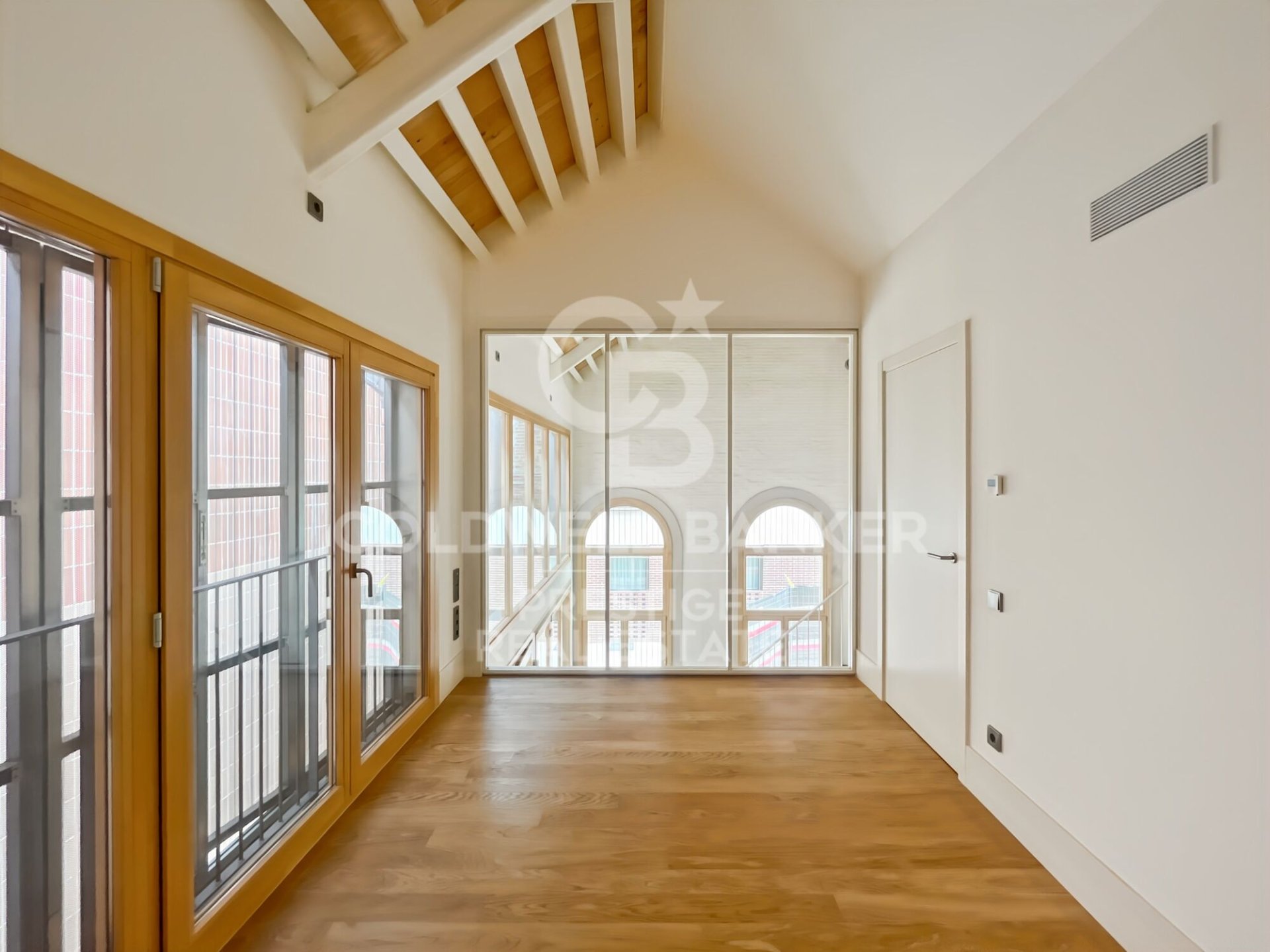 Bliźniak w Barcelona, Hiszpania 2 sypialnie, 98 mkw. nr 159888