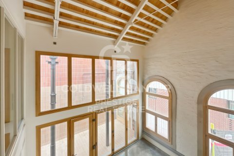 Duplex à Barcelona, Espagne 2 chambres, 98 m2 No. 159888
