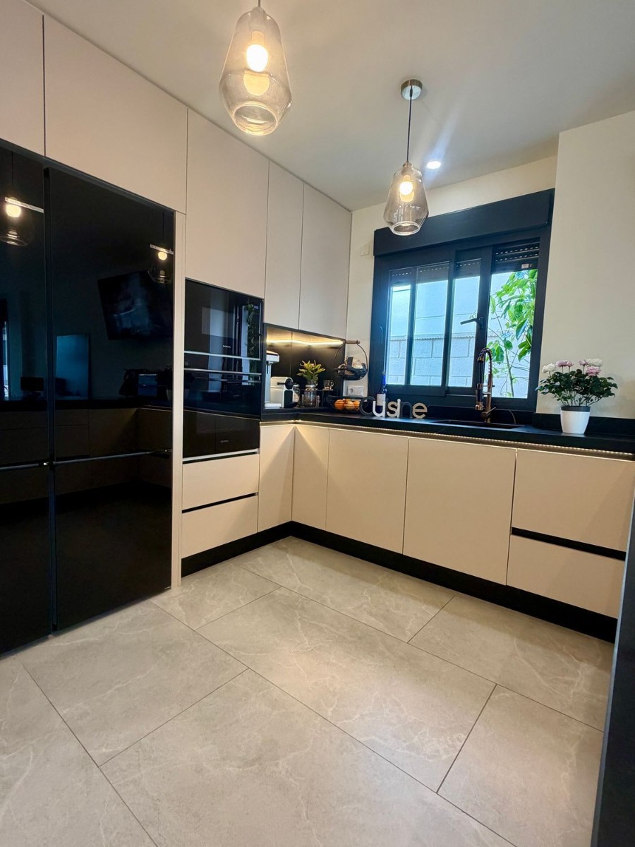 Villa à Alicante, Espagne 4 chambres, 376 m2 No. 180827