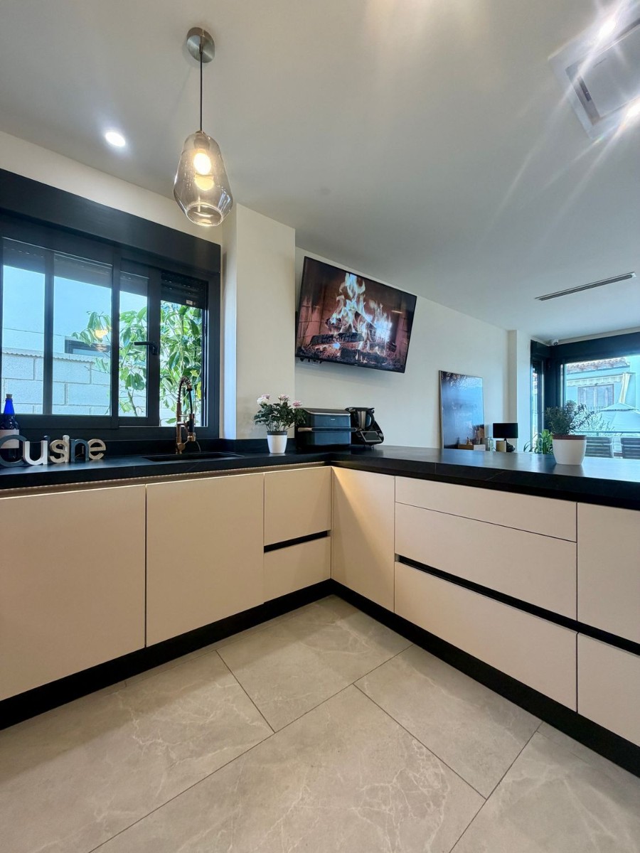 Villa à Alicante, Espagne 4 chambres, 376 m2 No. 180827
