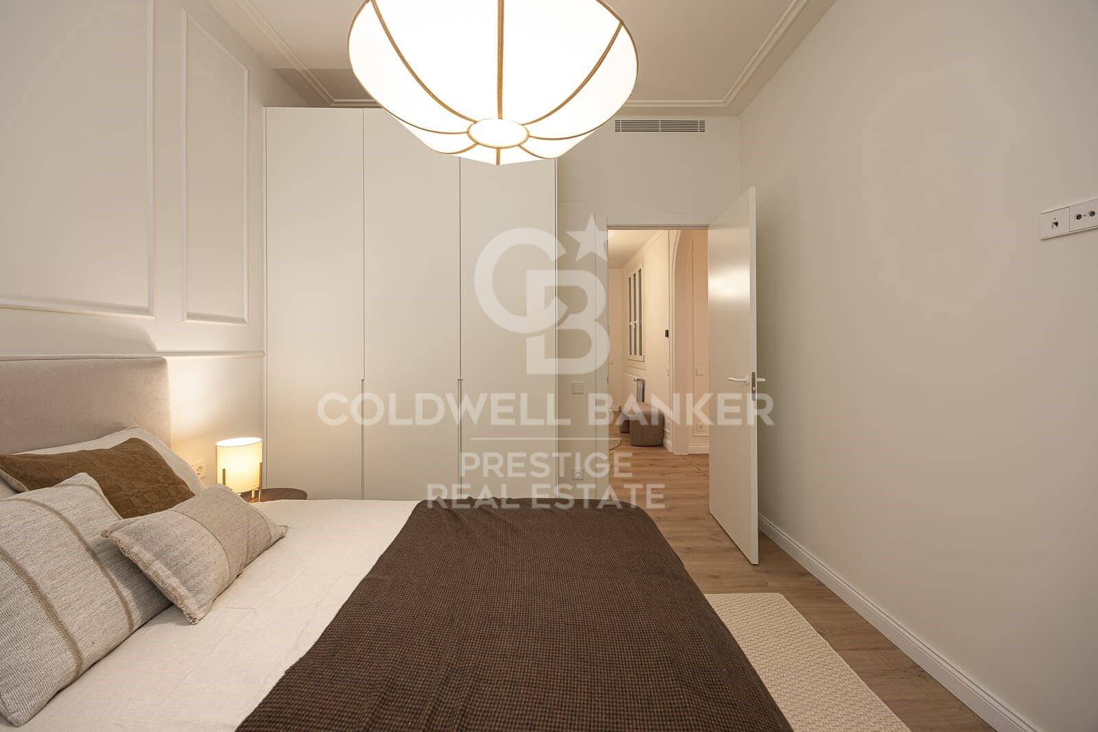 Huoneisto Barcelona, Espanja 4 makuuhuonetta, 241 m2 No. 158388