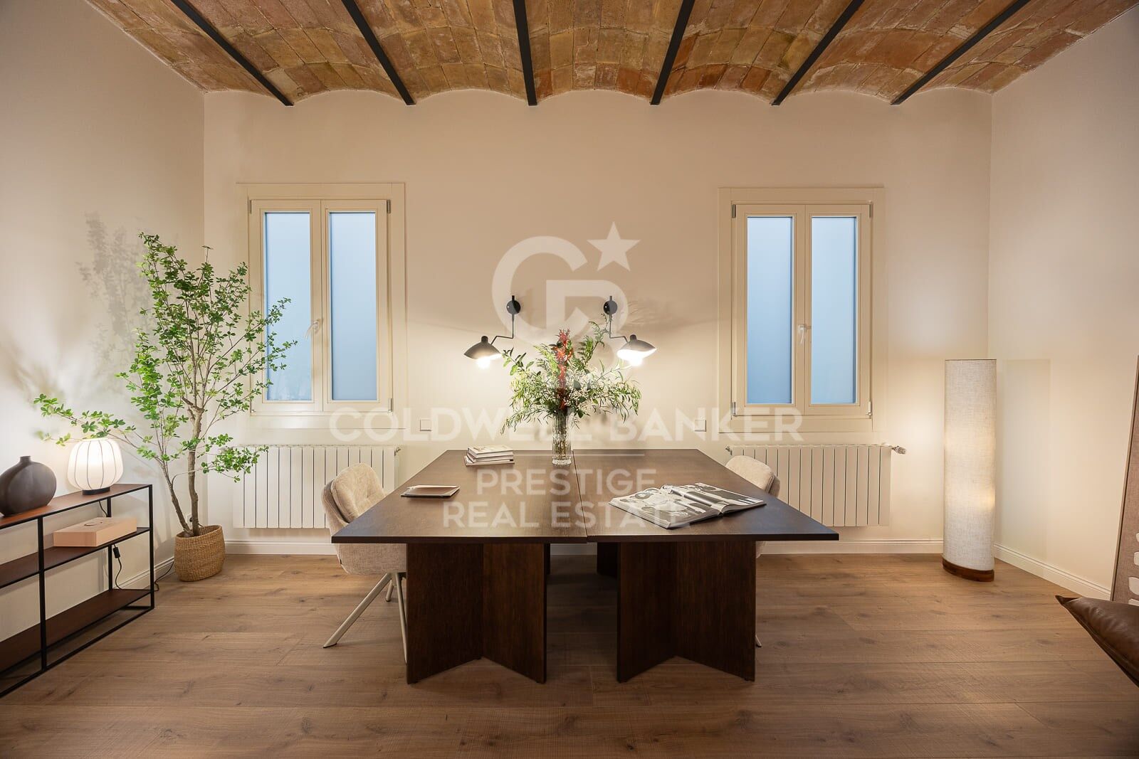 Huoneisto Barcelona, Espanja 4 makuuhuonetta, 241 m2 No. 158388