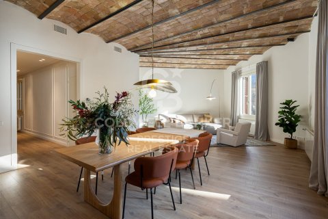 Apartamento en Barcelona, España 4 dormitorios, 241 m2 No. 158388