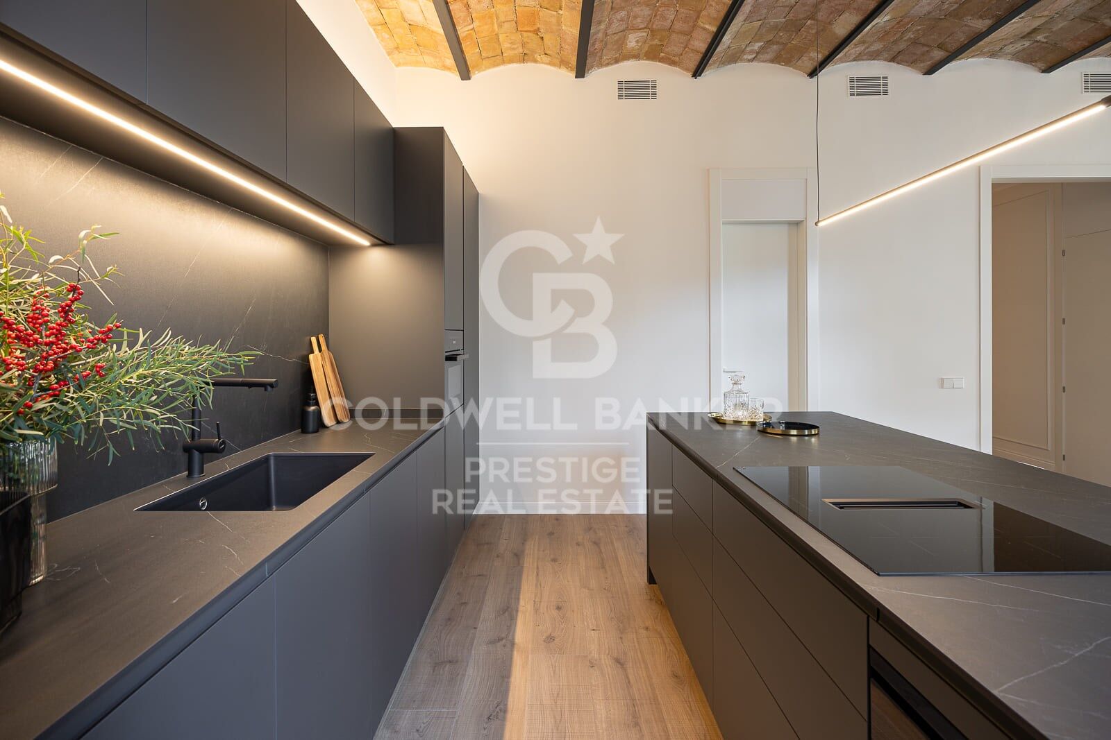 Huoneisto Barcelona, Espanja 4 makuuhuonetta, 241 m2 No. 158388
