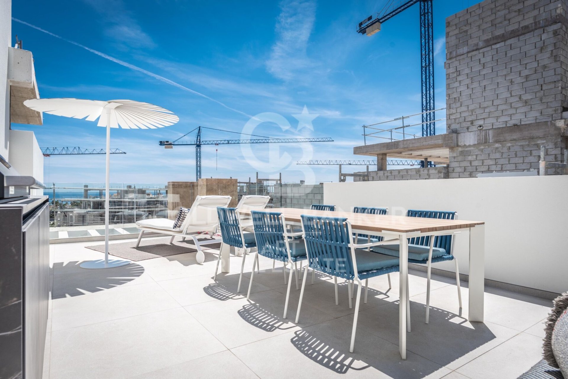 Apartment à Estepona, Malaga, Espagne 3 chambres, 200 m2 No. 158133