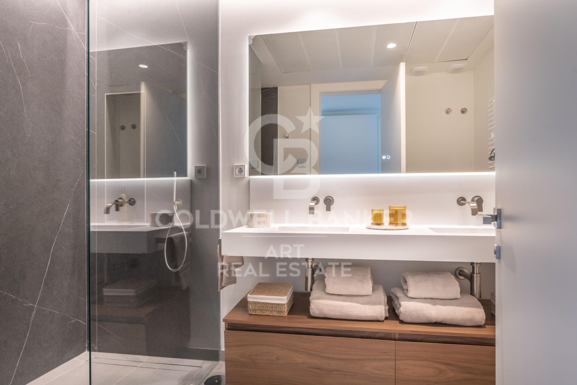 Apartment à Estepona, Malaga, Espagne 3 chambres, 200 m2 No. 158133