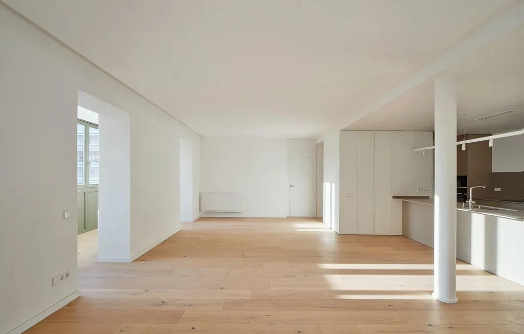 Квартира в Барселона, Испания 4 спальни,  №141232