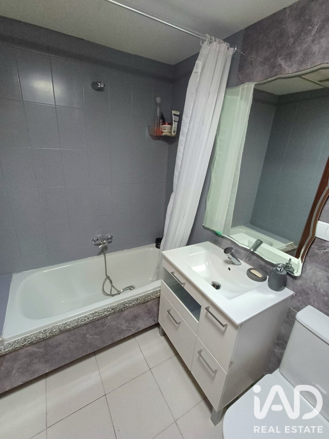 Apartament w Leon, Hiszpania 3 sypialnie, 121 mkw. nr 195055