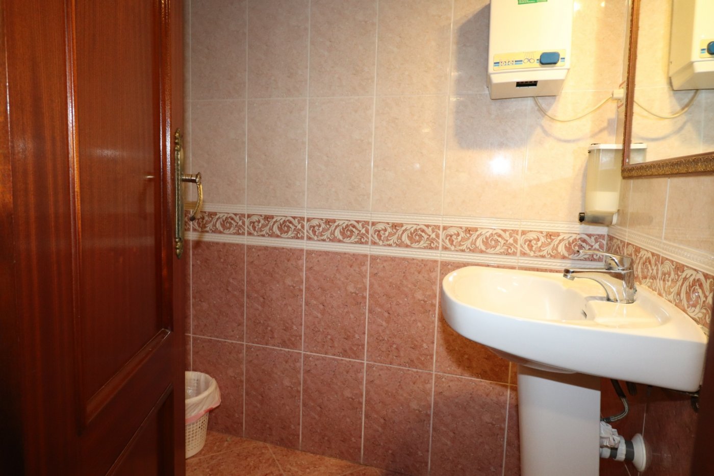 Liikekiinteistö Torrevieja, Alicante, Espanja 400 m2 No. 194262