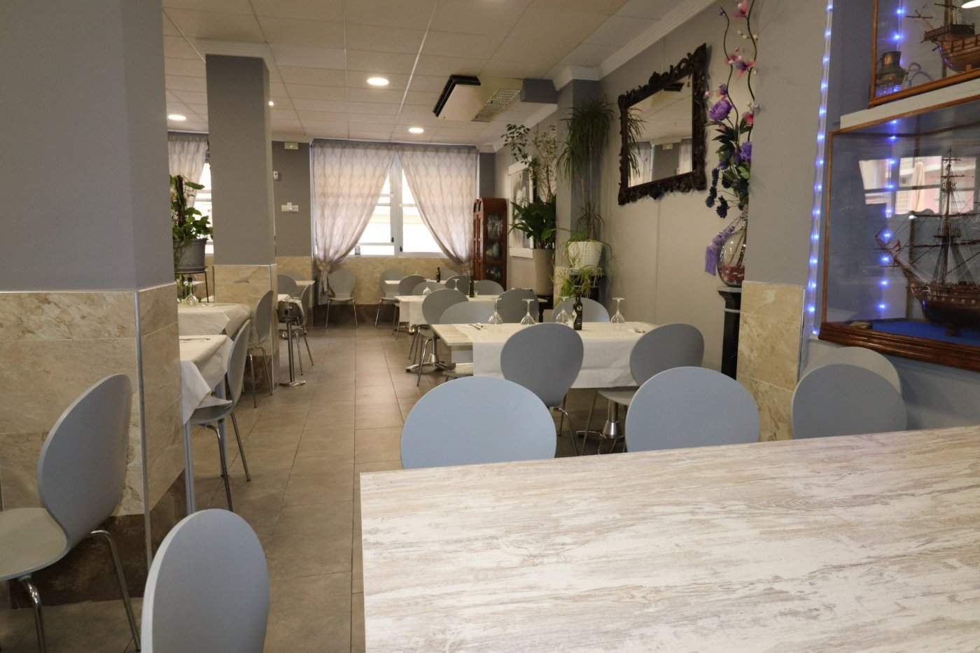 Liikekiinteistö Torrevieja, Alicante, Espanja 400 m2 No. 194262