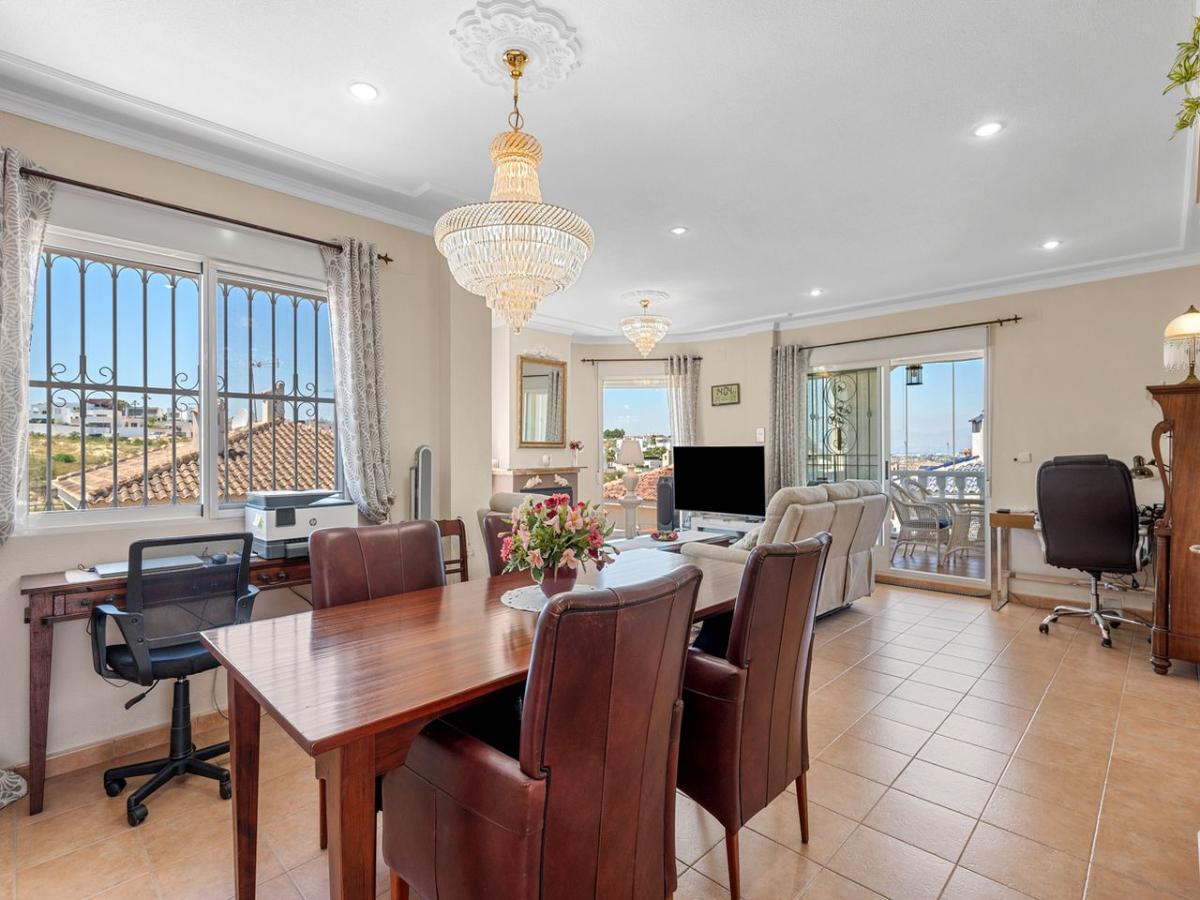 Villa à Benijofar, Alicante, Espagne 5 chambres, 179 m2 No. 149066