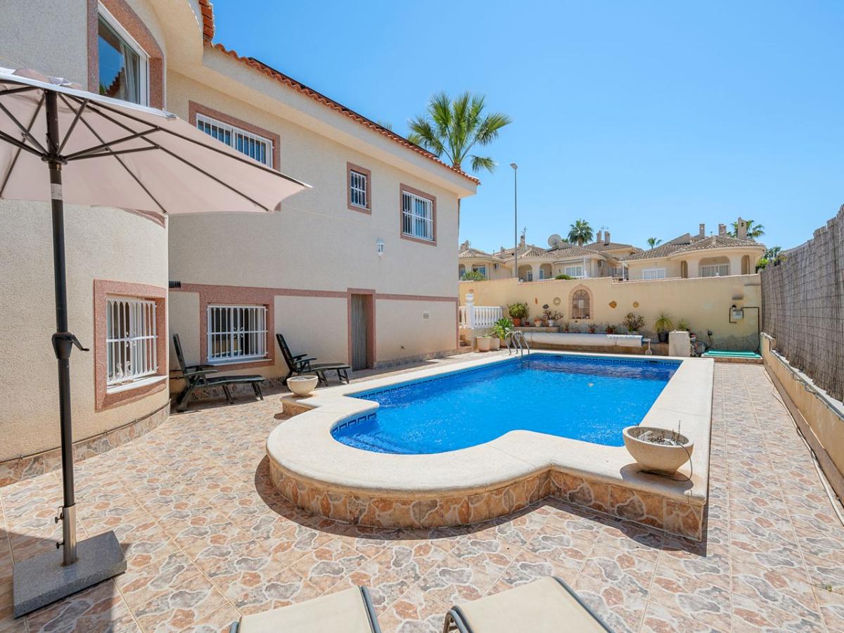 Villa à Benijofar, Alicante, Espagne 5 chambres, 179 m2 No. 149066