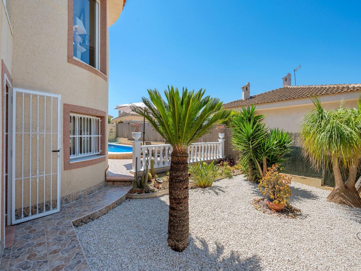 Villa à Benijofar, Alicante, Espagne 5 chambres, 179 m2 No. 149066