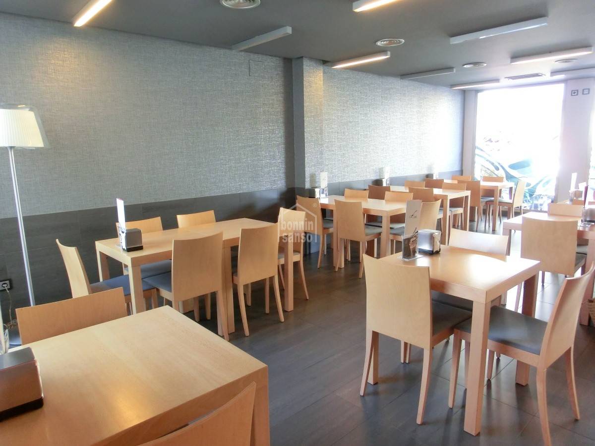 Cafetería / restaurante en Mahon, Menorca, España 124 m2 No. 65485