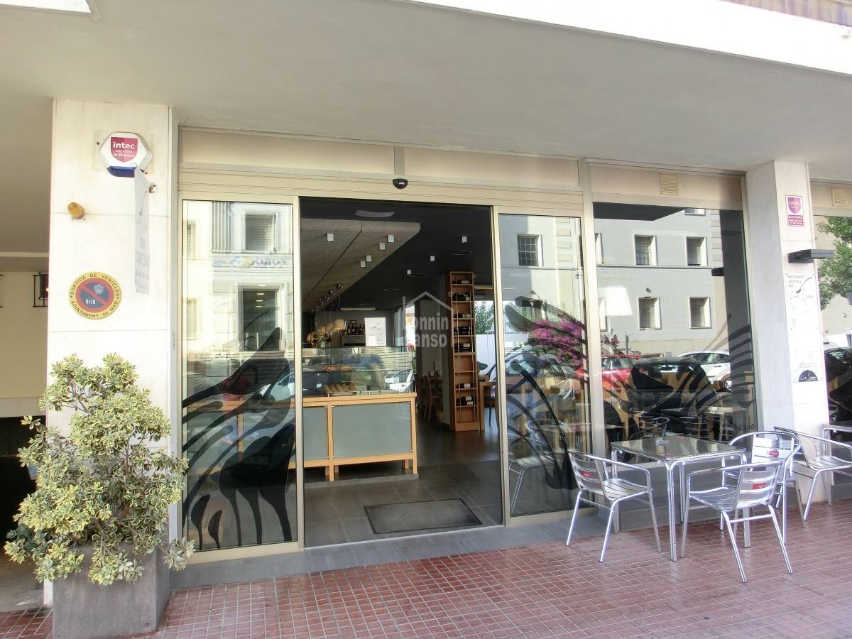 Cafetería / restaurante en Mahon, Menorca, España 124 m2 No. 65485