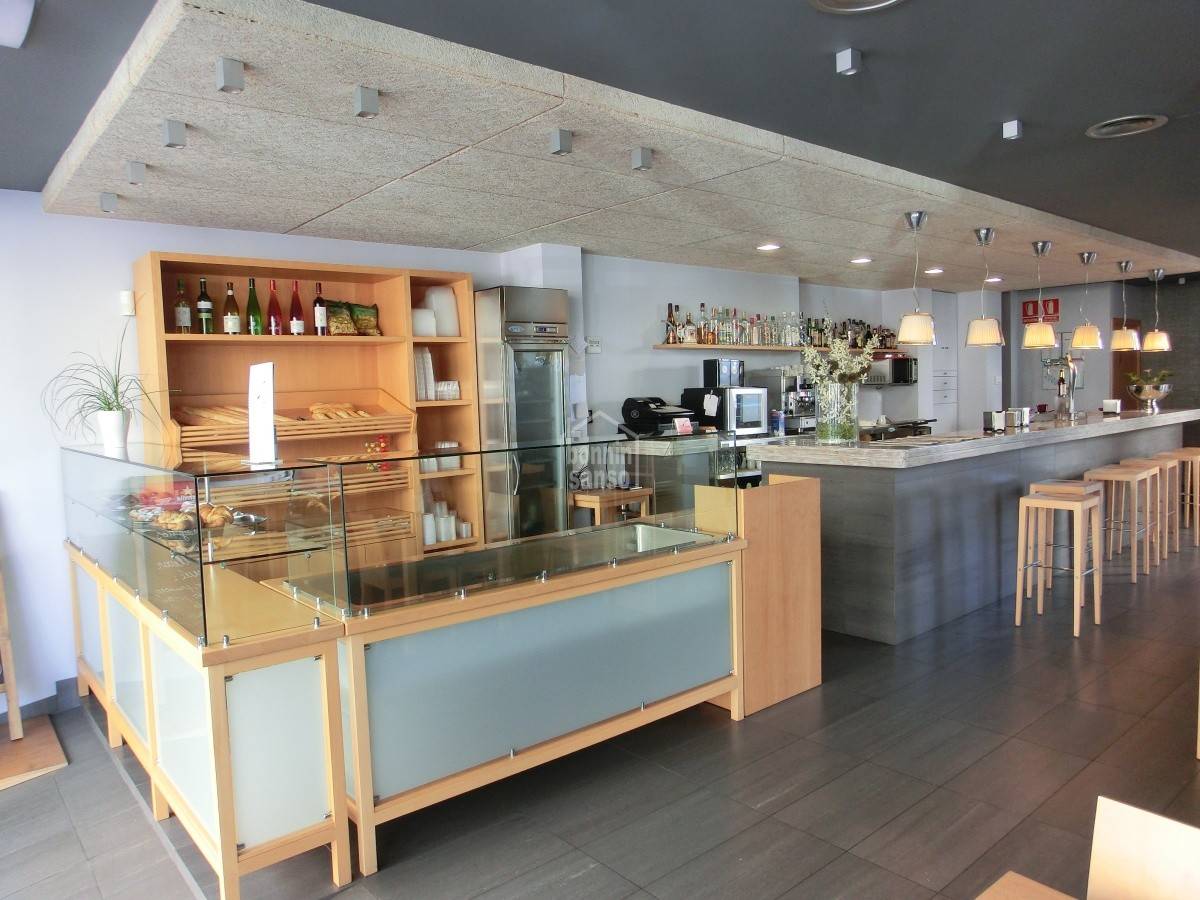 Cafetería / restaurante en Mahon, Menorca, España 124 m2 No. 65485