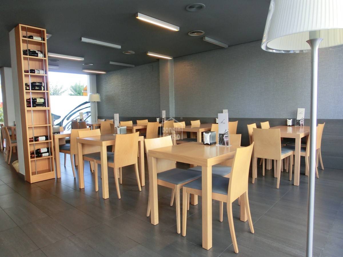 Cafetería / restaurante en Mahon, Menorca, España 124 m2 No. 65485