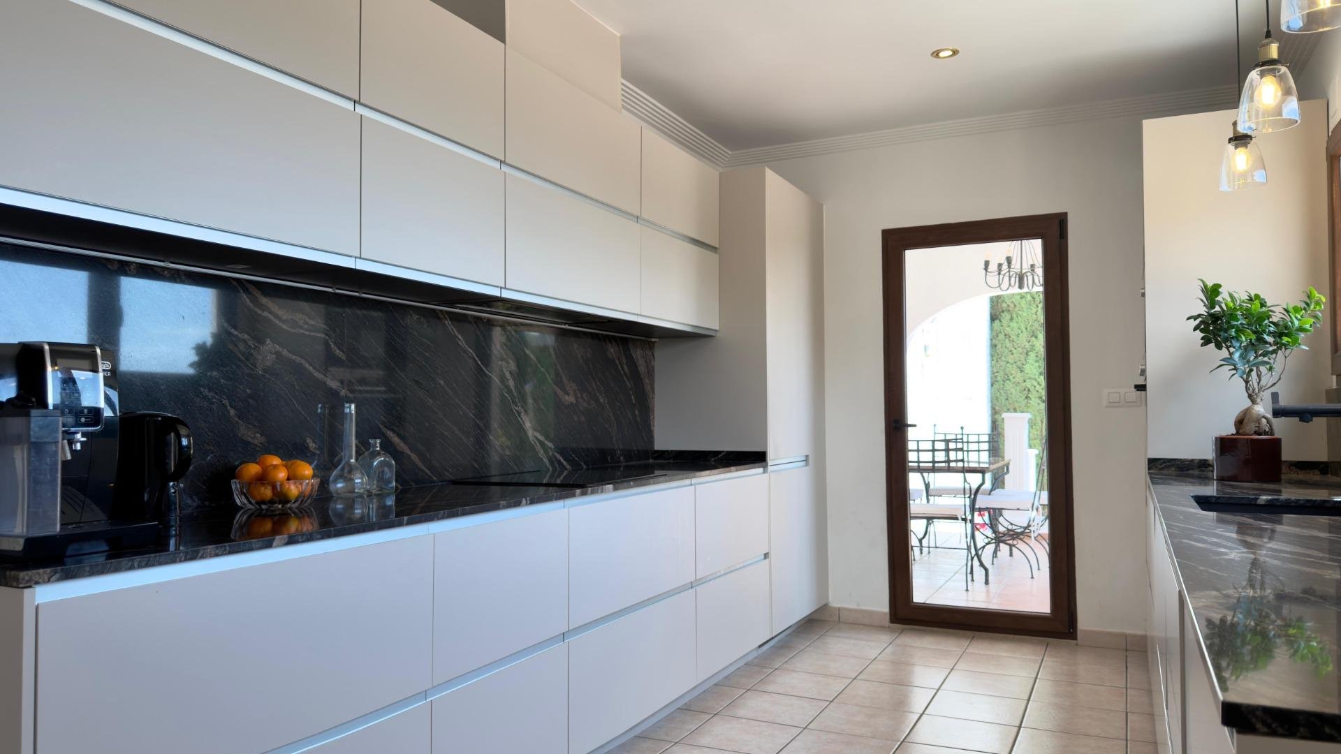 Huvila Altea, Alicante, Espanja 500 m2 No. 167927