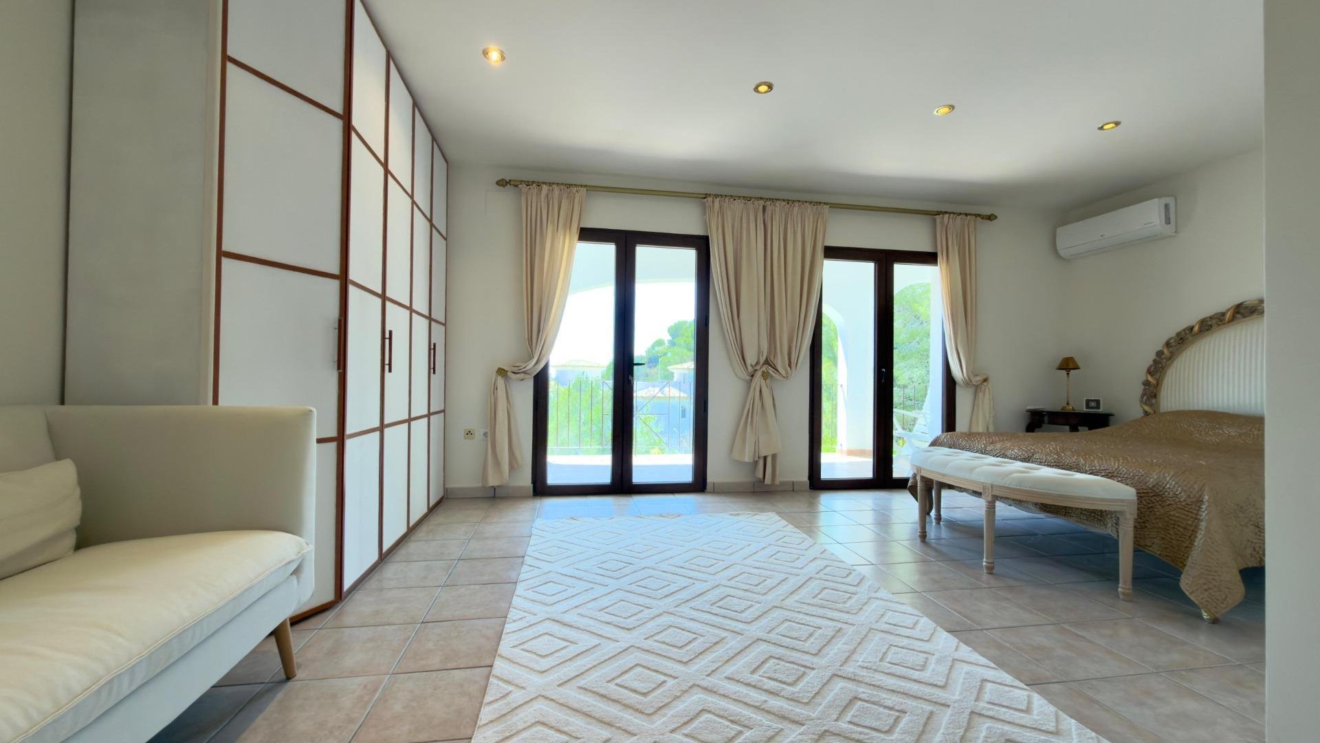 Huvila Altea, Alicante, Espanja 500 m2 No. 167927