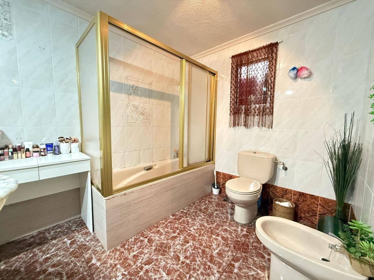 Appartamento a Guardamar del Segura, Alicante, Spagna 3 camere da letto, 81 mq. N° 183779