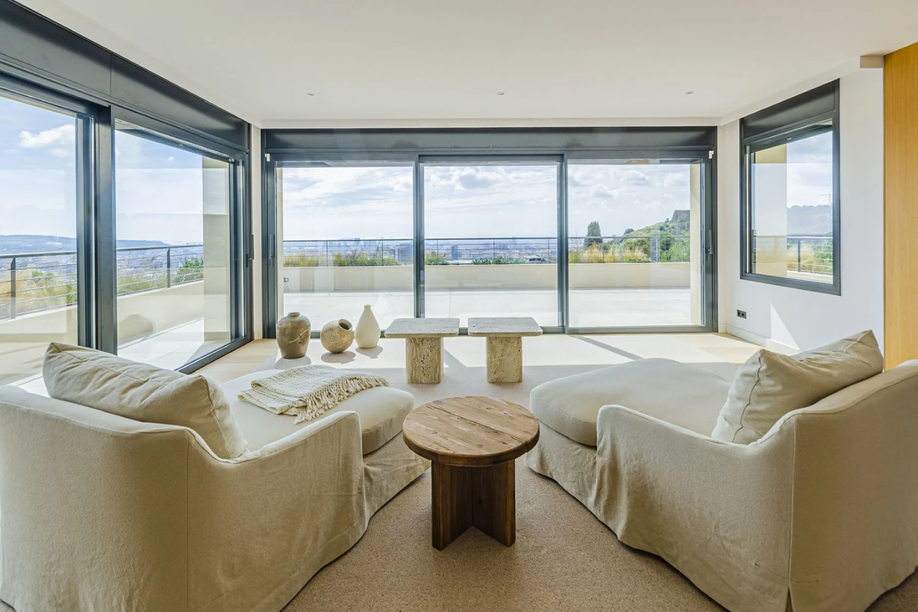 House in Barcelona, Spain 5 bedrooms,  No. 141102