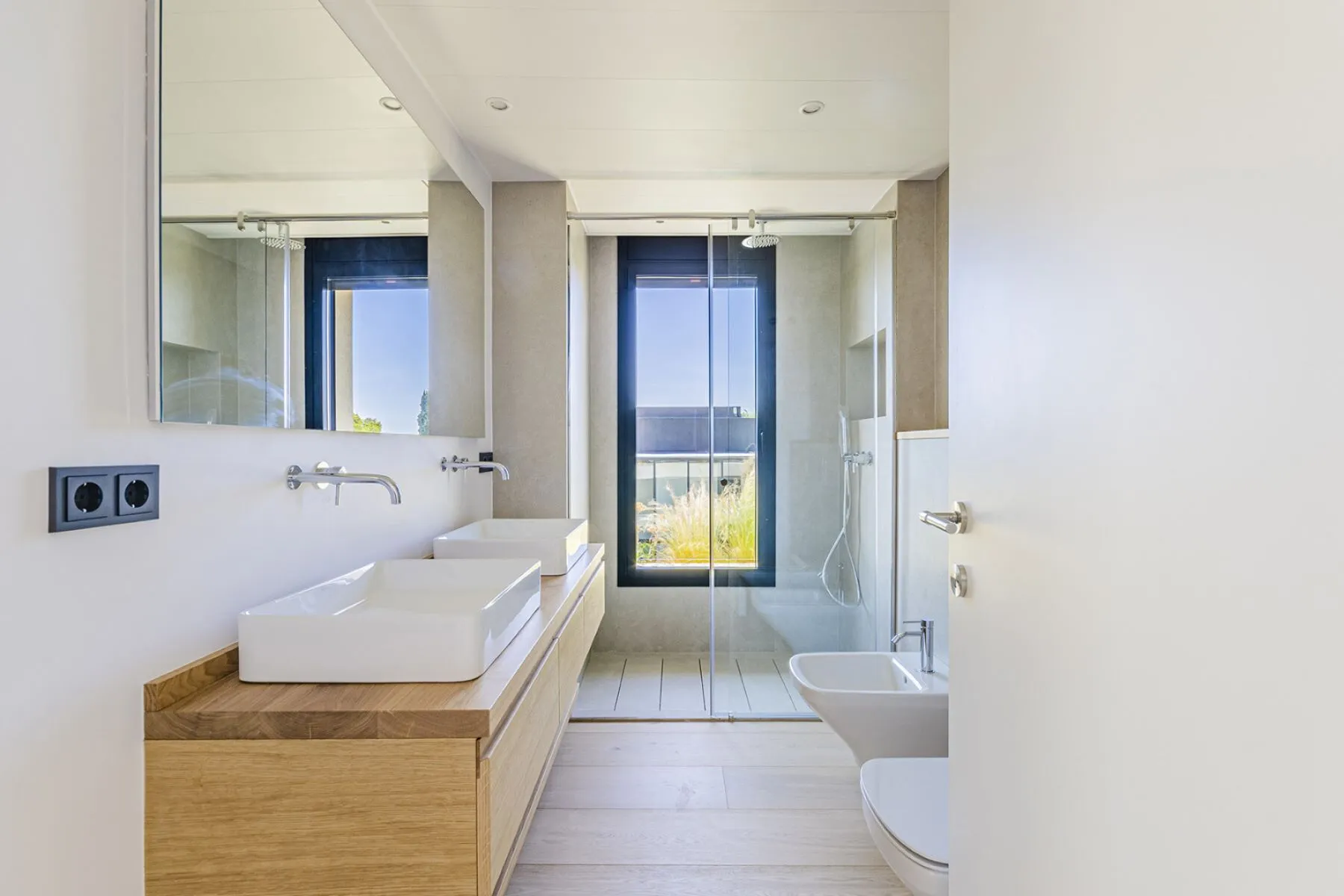 House in Barcelona, Spain 5 bedrooms,  No. 141102