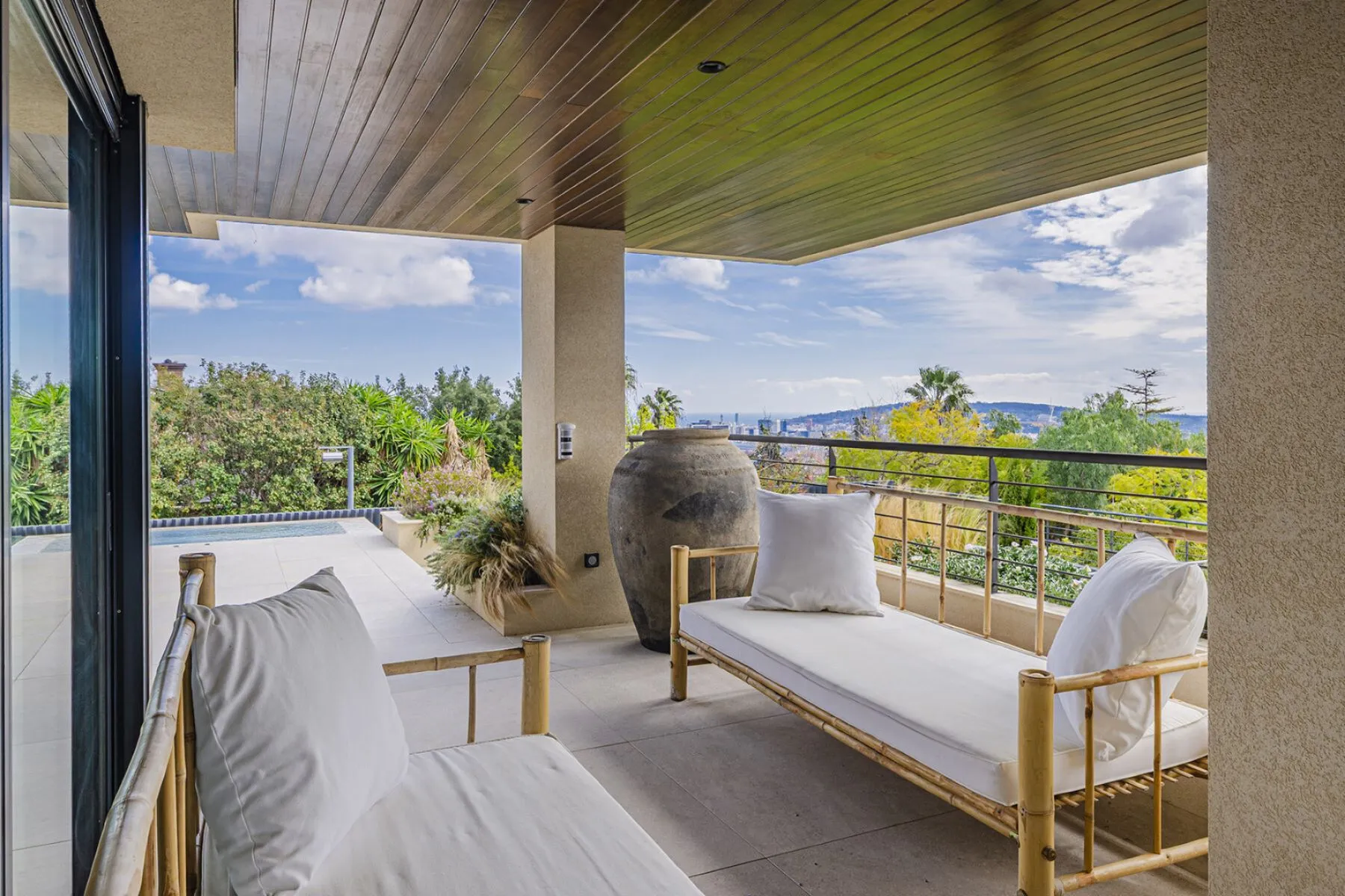 House in Barcelona, Spain 5 bedrooms,  No. 141102