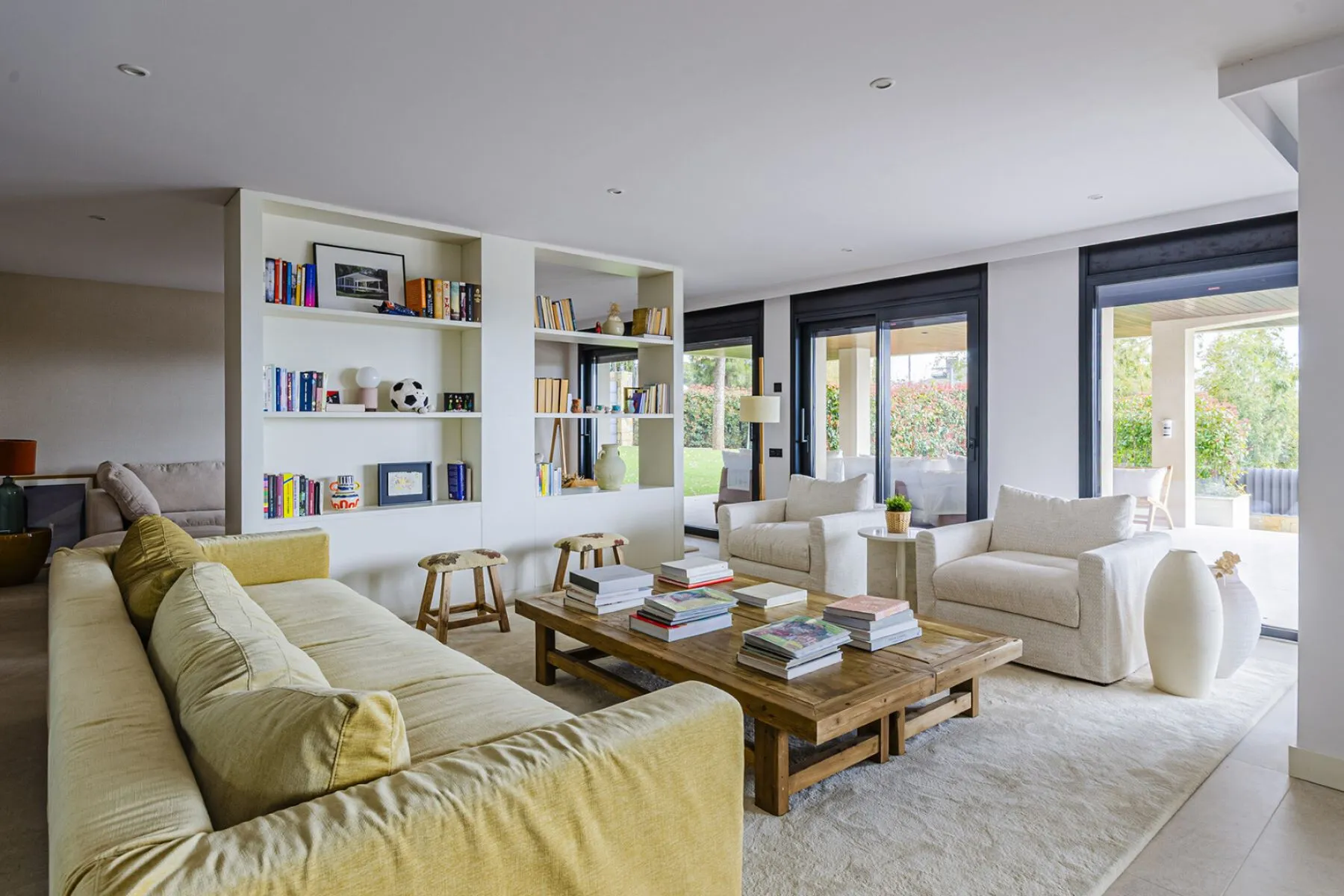 House in Barcelona, Spain 5 bedrooms,  No. 141102